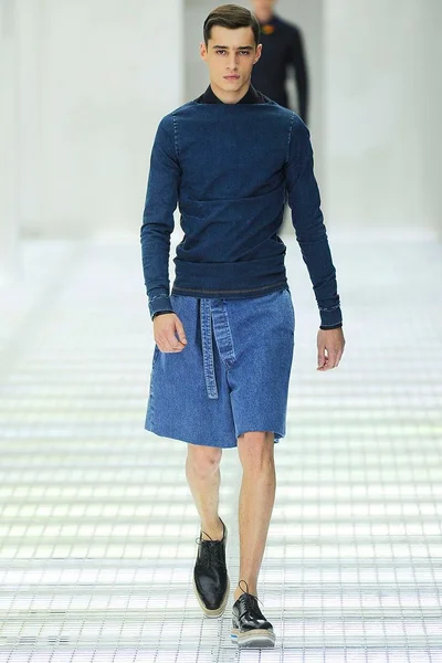 Look 14
